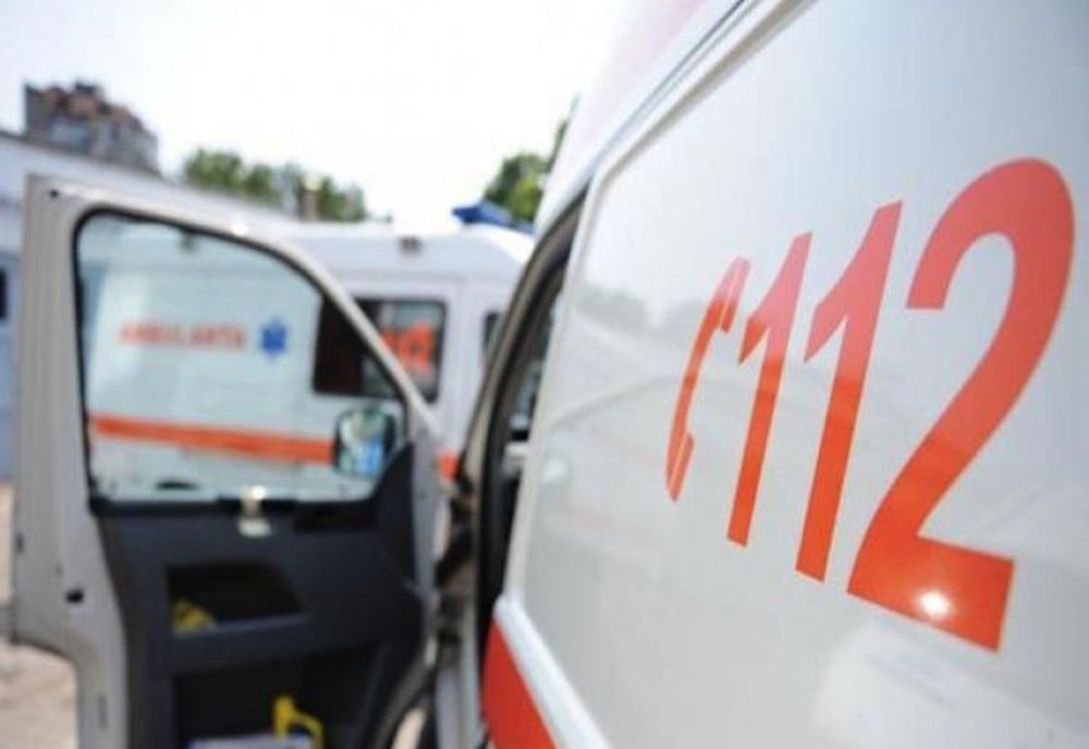 A ieșit din curte și a fost lovită de mașină