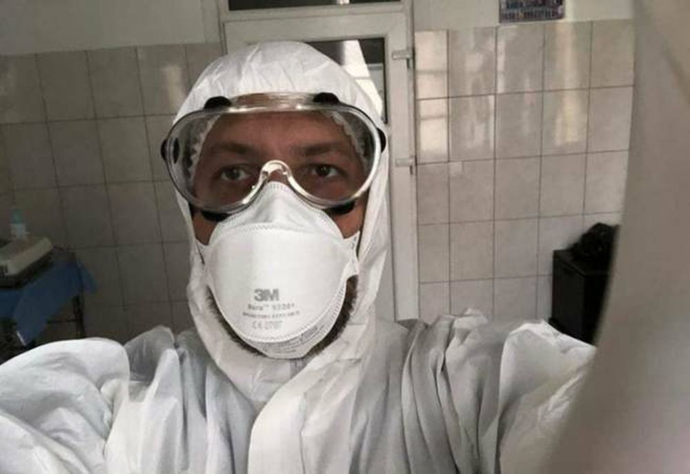 Un deces și 42 de persoane infectate cu SARS-CoV-2