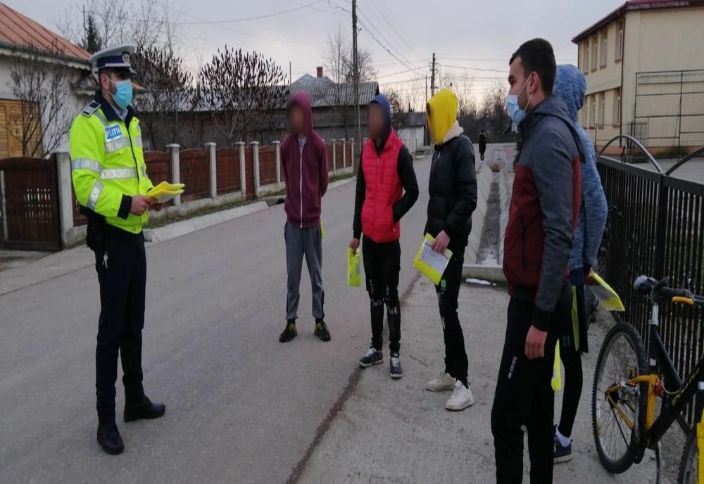 Video: Acţiune a poliţiştilor râmniceni pentru prevenirea evenimentelor rutiere în care ar putea fi implicaţi bicicliştii