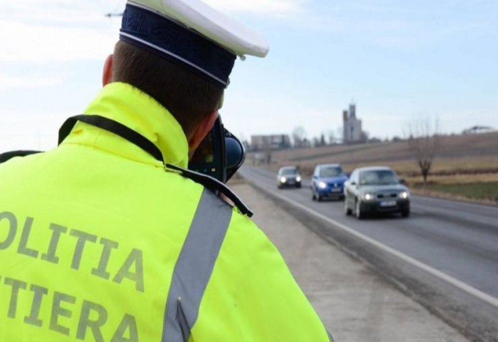 77 de conducători auto au fost sancţionaţi de poliţişti pentru depășire vitezei regulamentare
