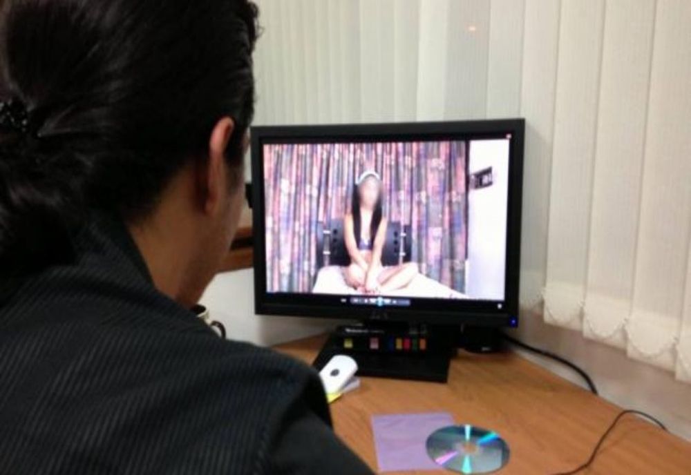 Fetiță de 9 ani din Buzău ademenită pe internet de un tânăr din Sibiu