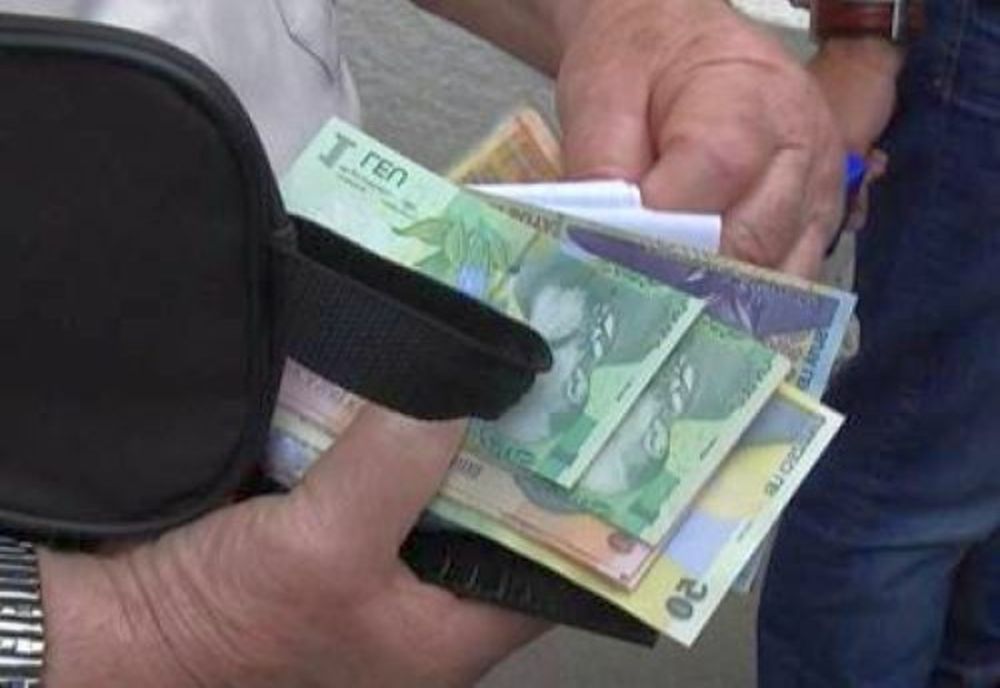 Vânzătoare din Năeni înșelată prin metoda șmen