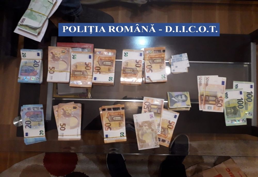 Video: Percheziții la domiciliile a 15 buzoieni