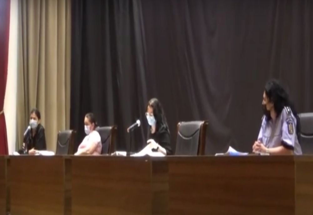 Video: Parteneriat instituţional pentru asigurarea unui climat sănătos de dezvoltare, instruire şi formare a tinerilor ca membrii ai “cetăţii”