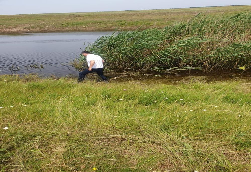 Foto: Poluare pe râul Călmățui în județul Buzău