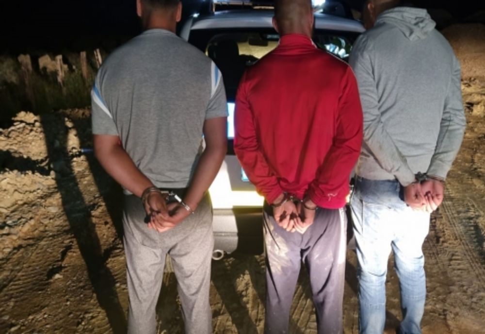 Bănuiți de furtul a circa 300 kg de fier dintr-o structură metalica