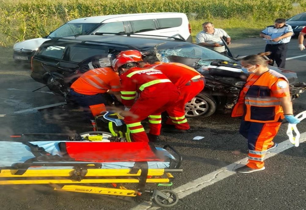 Patru persoane rănite într-un accident rutier pe DN2DE85