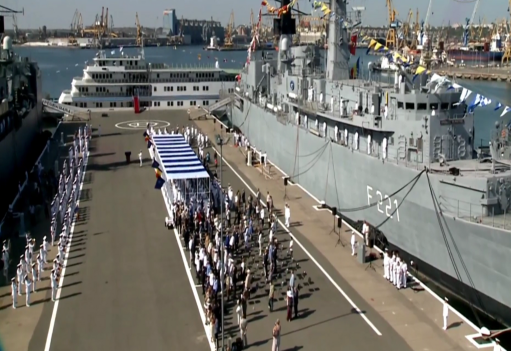 FOTO Klaus Iohannis şi Florin Cițu, la ceremoniile de Ziua Marinei în Portul Militar