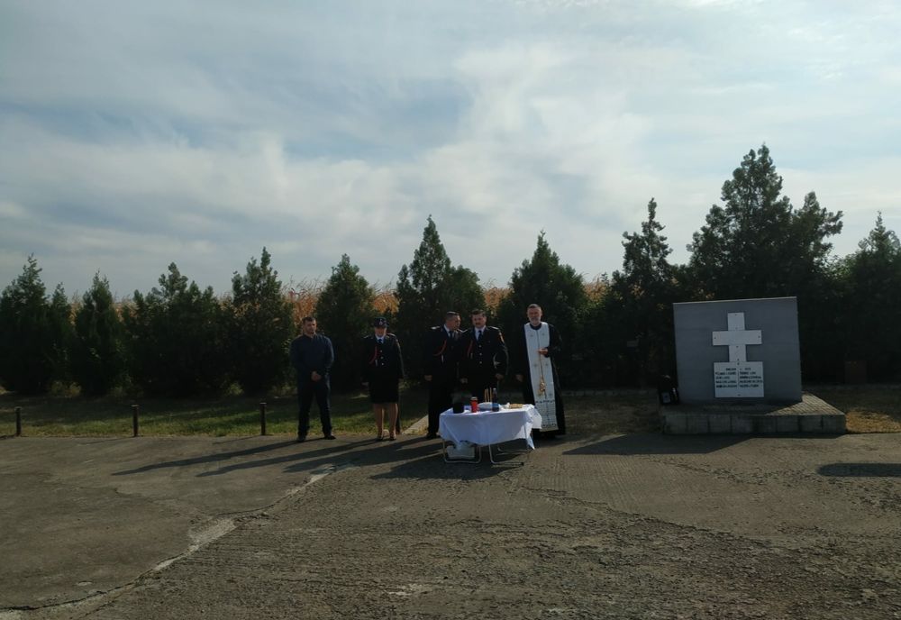 Foto+video: Pompierii morți în explozia de la Mihăilești au fost comemorați astăzi de Ziua Națională a Pompierilor din România