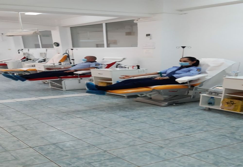 Aproximativ 40 de poliţişti din cadrul IPJ Buzău au răspuns apelului lansat pentru constituirea rezervelor de sânge