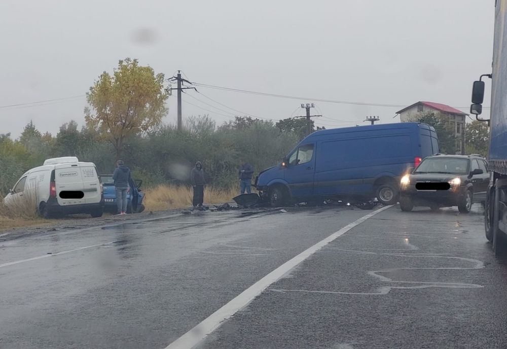 Accident cu 4 vehicule implicate pe DN2E85