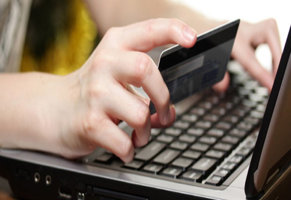 Învață să faci cumpărături online fără riscuri!