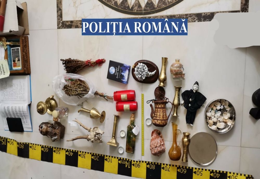 Percheziții la persoane bănuite de proxenetism și înșelăciune prin metoda ghicitului