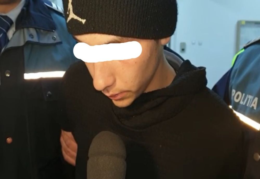 Trei tineri, cu vârste între 12 și 19 ani, bănuiți de furt