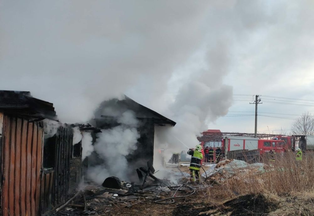 Un bărbat din Săhățeni a decedat într-o casă cuprinsă de flăcări