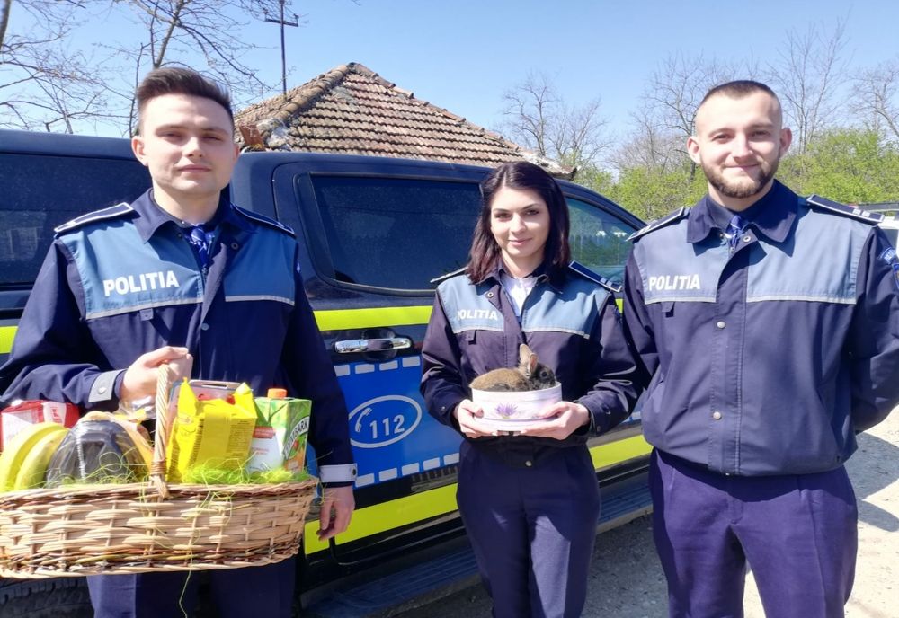 Video: Colectivul tânăr al Postului de poliţie C.A.Rosetti a pregătit câteva momente surpriză copiilor din comunitatea pe care o deservesc