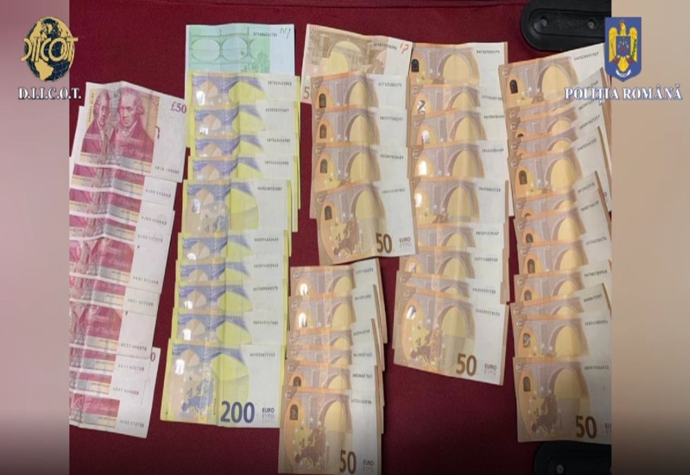 Arestări în urma perchezițiilor la un grup infracțional organizat de trafic de persoane și proxenetism