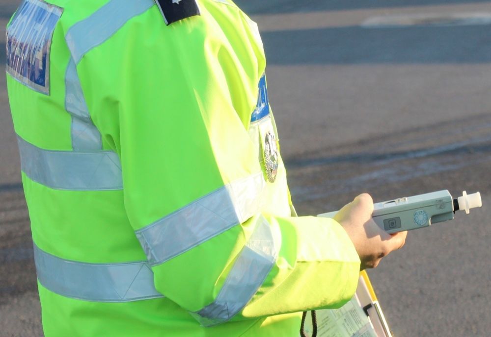 Bărbat de 70 de ani depistat la volan cu o alcoolemie de 0.53 mg/l alcool pur în aerul expirat