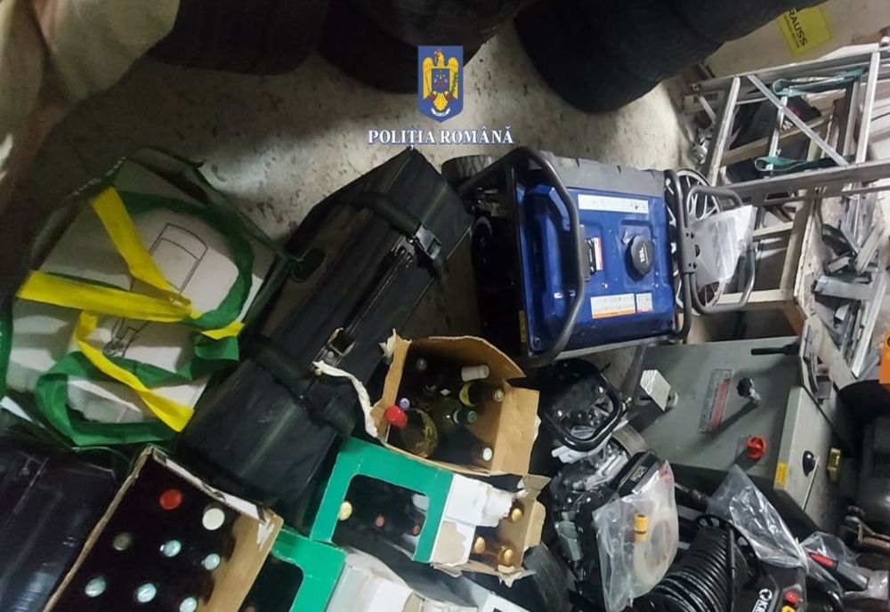 FOTO: Arme de tir sportiv cu aer comprimat, deţinute fără drept, descoperite de poliţiştii buzoieni la efectuarea percheziţiei unui ansamblu de vehicule