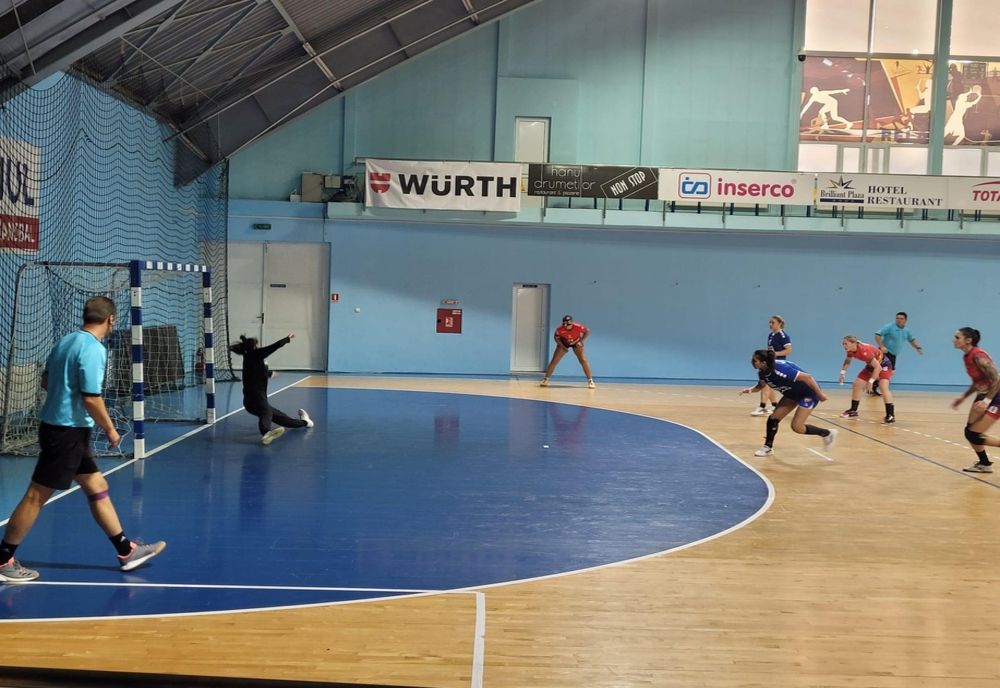 Handbalistele Gloriei Buzău - trei înfrângeri în trei meciul la turneul de la Zalău
