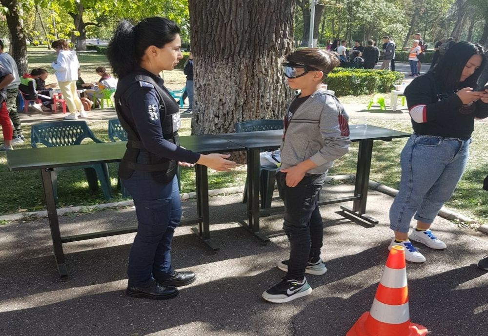 Numai prin eforturi comune putem proteja şi transforma copiii de azi în adulţii responsabili de mâine!