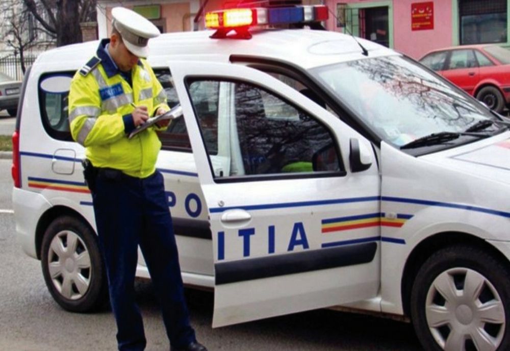 Trei indivizi din județul Ialomița, printre care și un minor, bănuiți de furt, identificaţi şi depistaţi de poliţiştii din Costeşti