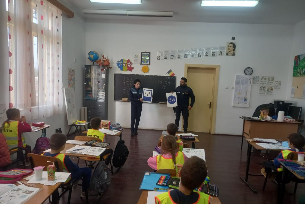 Educație rutieră cu polițiștii din cadrul Biroului Siguranță Școlară