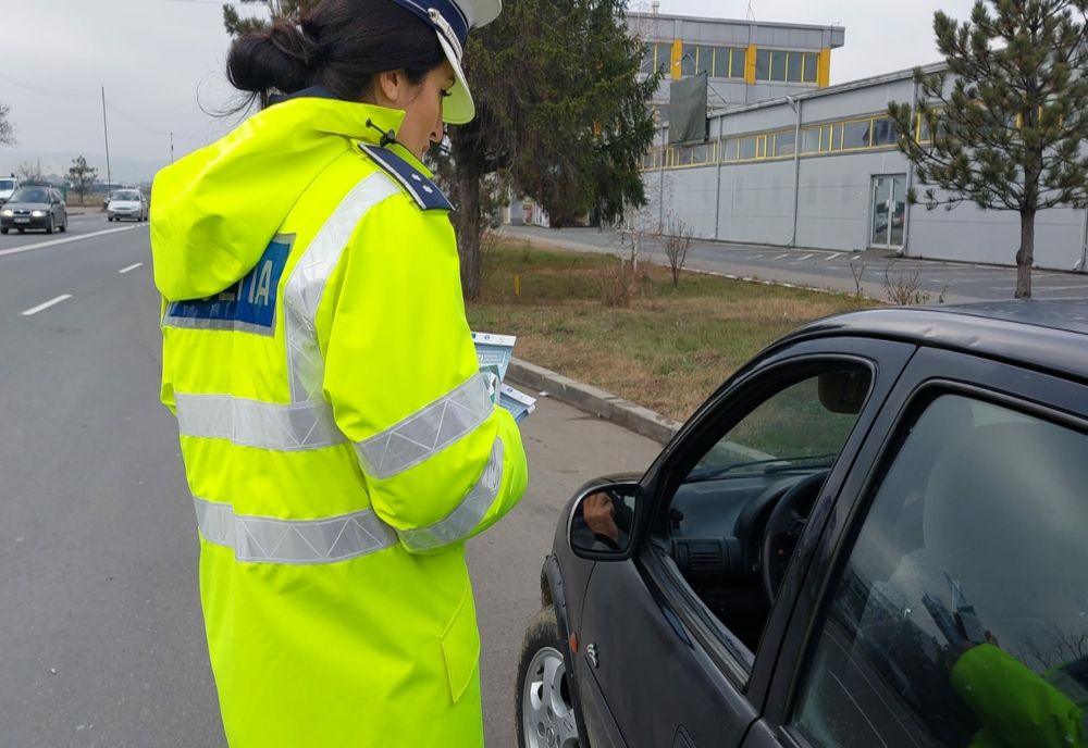 Poliţiştii buzoieni desfăşoară, în sistem integrat alături de celelalte structuri ale MAI, acţiuni pentru menţinerea climatului de siguranţă publică şi în noaptea dintre ani