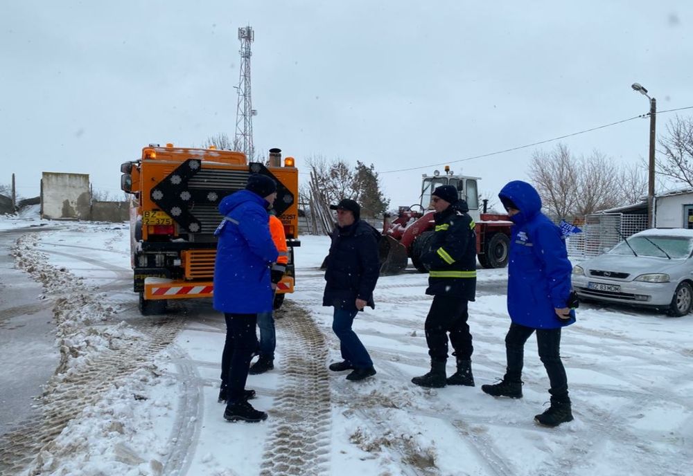 Sunt evenimente rutiere minore momentan, autovehicule iesite  în afara părții carosabile, dar nu sunt semnalate victime la acest moment