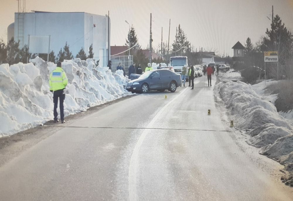 Foto. Accident cu două persoane rănite pe DJ203A în Grebănu