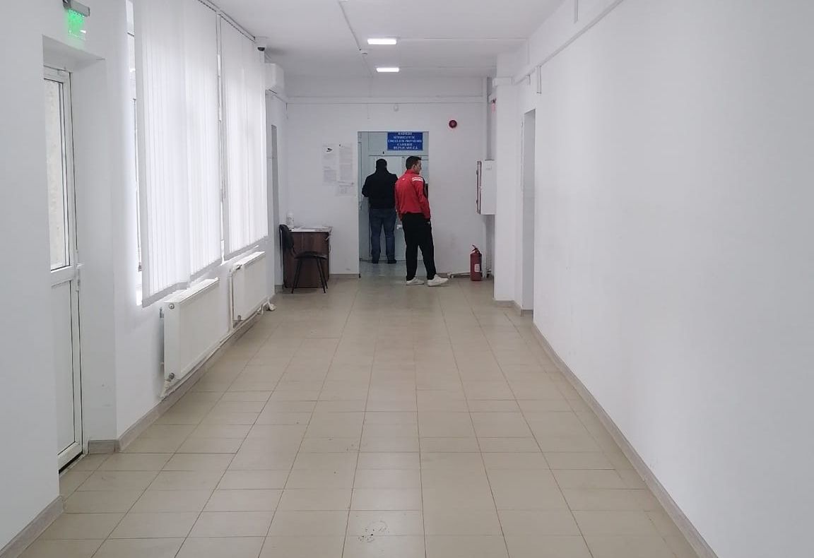 Angajații S.P.C.R.P.C.I.V. Buzău au lucrat și sâmbătă, 18 februarie, când au fost deschise 4 ghișee la înmatriculări