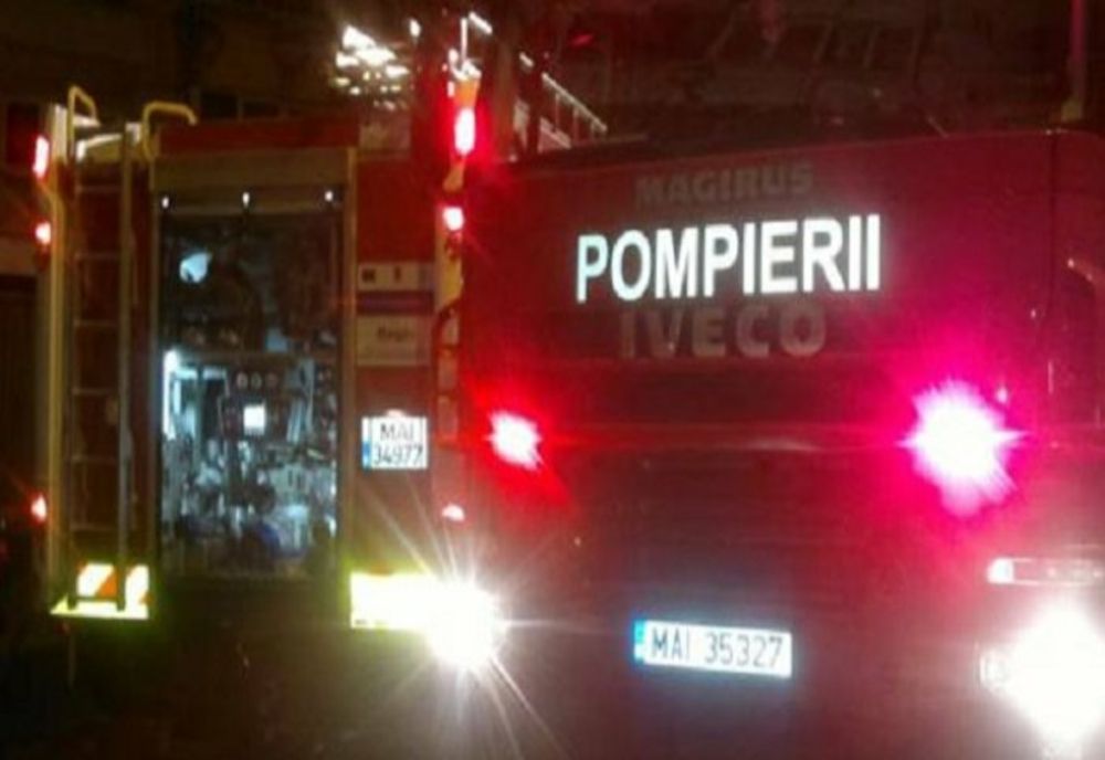 Incendiu la o hală din localitatea Mărăcineni