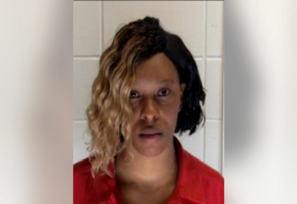 O femeie și-a omoarât soţul în direct pe Facebook