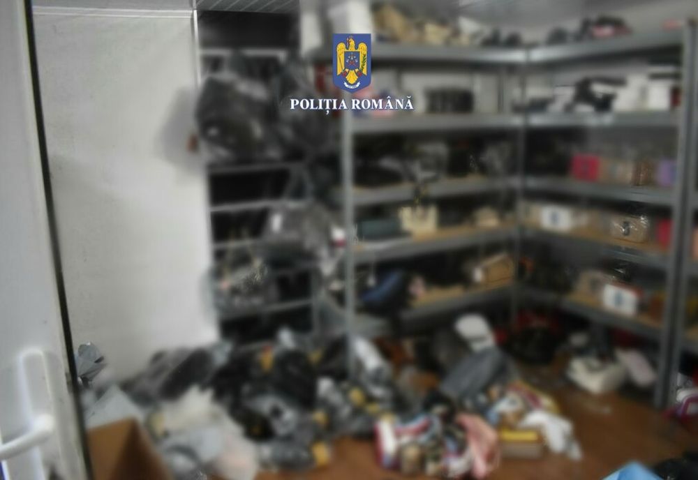Video: Poliţiştii buzoieni au indisponibilizat bunuri susceptibile a fi contrafăcute, în valoare de peste 80.000 de lei