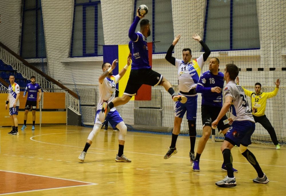 HC Buzău a terminat la egalitate meciul din deplasare cu CSM Bacău și a coborât pe locul 10 în Liga Zimbrilor