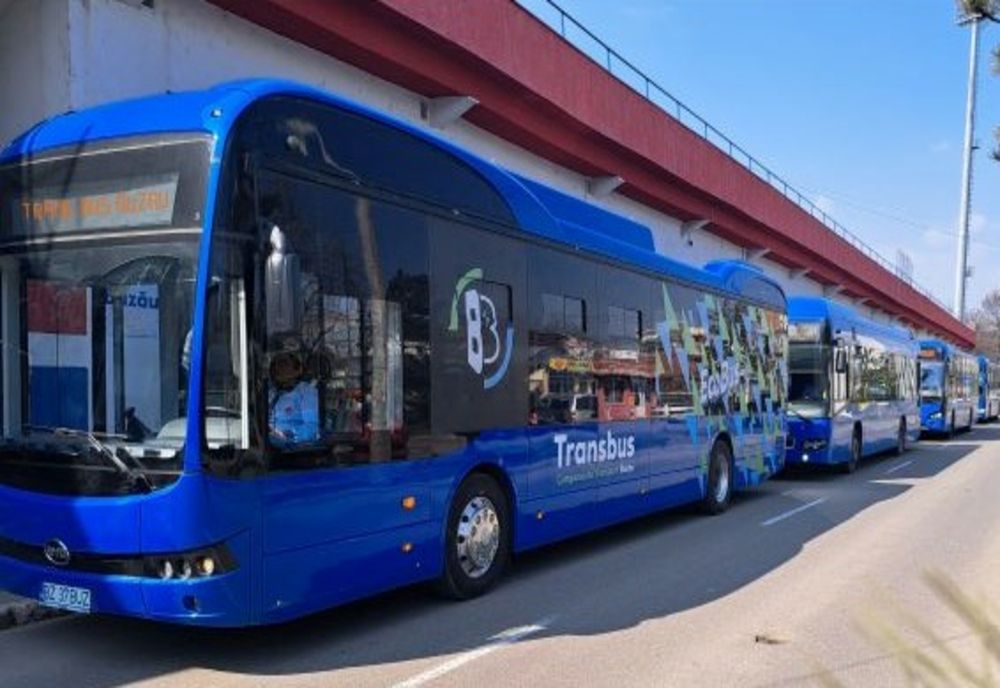 Un șofer de autobuz: a fost strivit între două autobuze