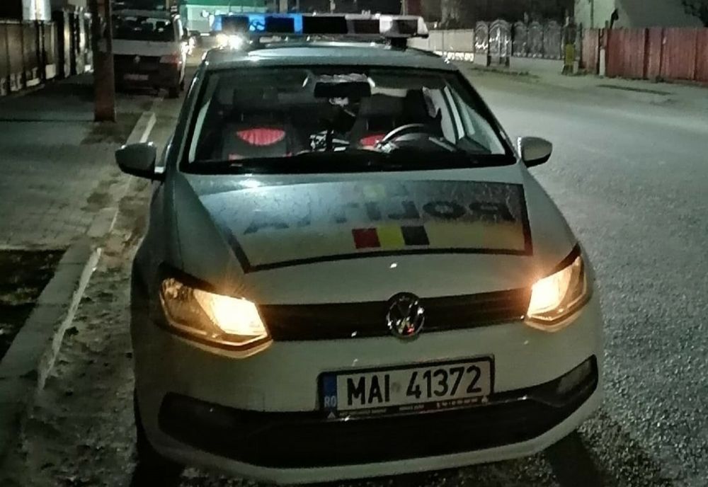 Reținut pentru 24 de ore pentru că a condus un autovehicul fără a deține permis de conducere, dar având o alcoolemie de 1,91 g/l alcool pur în sânge