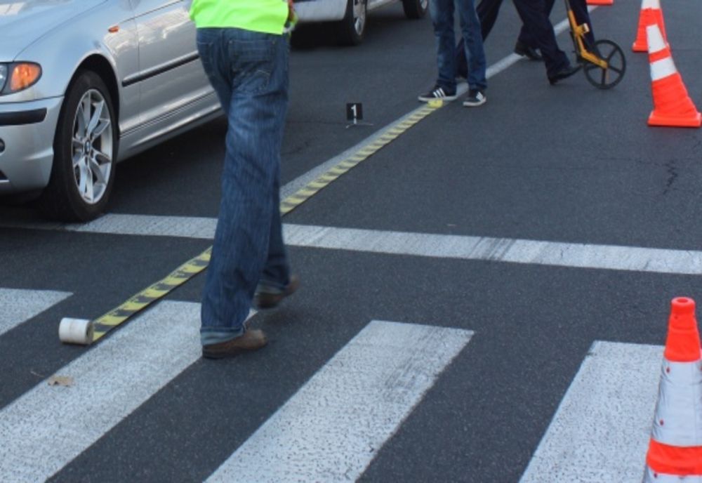 Pieton accidentat la intersecția străzilor Transilvaniei cu Crinului 