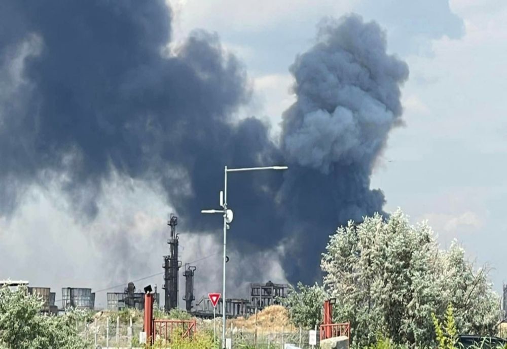 Explozie și incendiu la Petromidia