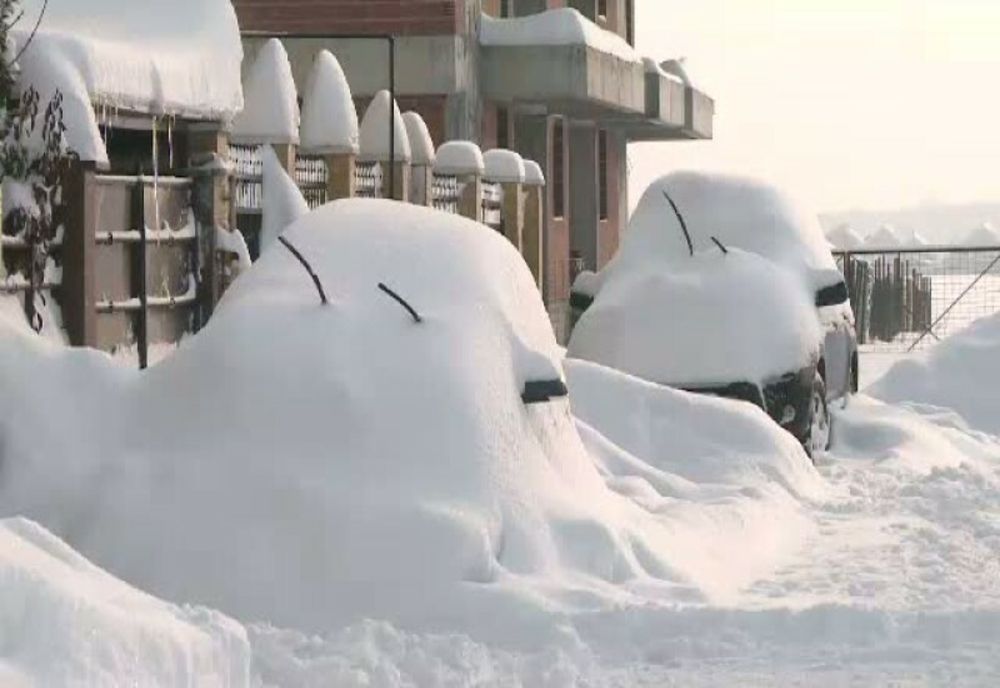 Amenda pe care o primesc șoferii care circulă cu maşina acoperită de zăpadă