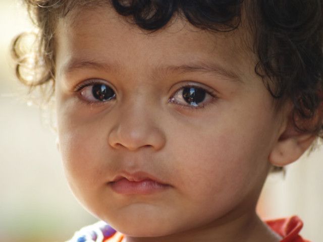 Copiii uitați ai satelor: mii de suflete cresc în lipsuri și suferință