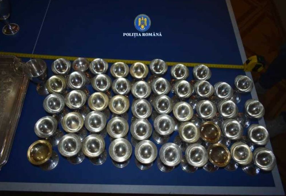 50 de obiecte care aparțineau unei biserici din Norvegia au fost descoperite la un târg din Buzău