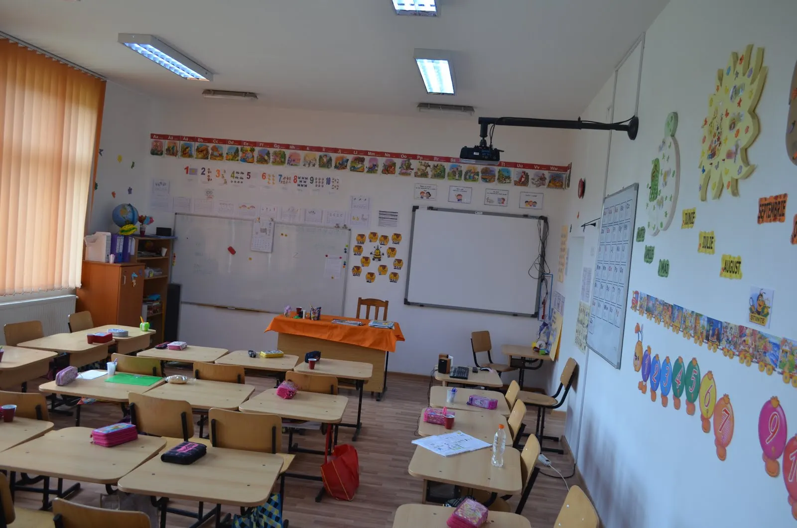 SALA DE CLASA SCOALA