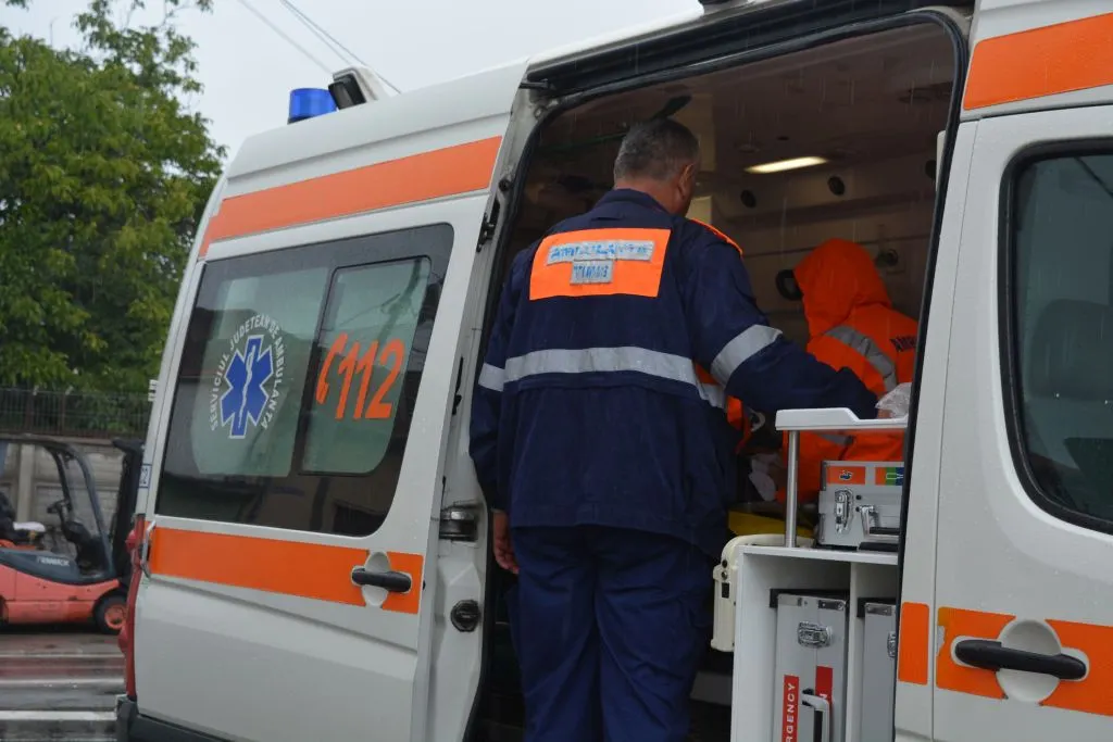 accident-sens-giratoriu-doja-spital-matiz-smurd-ambulanta-politia-meridian-3