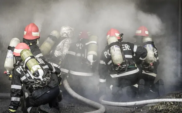 incendiu-la-hala-obor-spatiul-a-fost-evacuat-de-urgenta-416751
