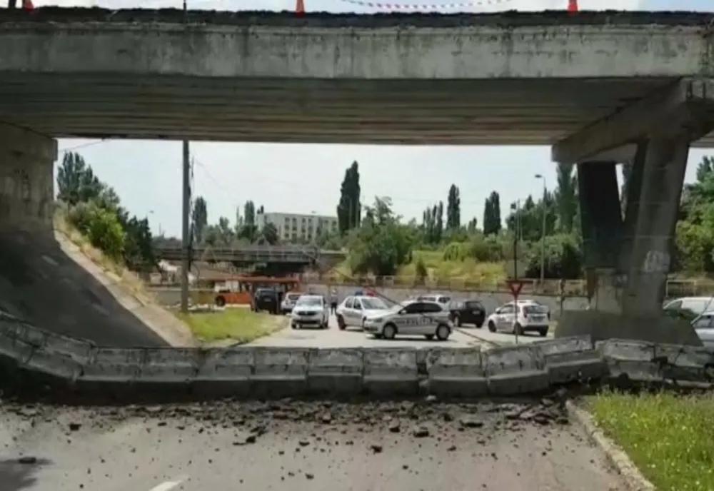 Circulaţia rutieră pe podul Marghiloman, redeschisă astăzi
