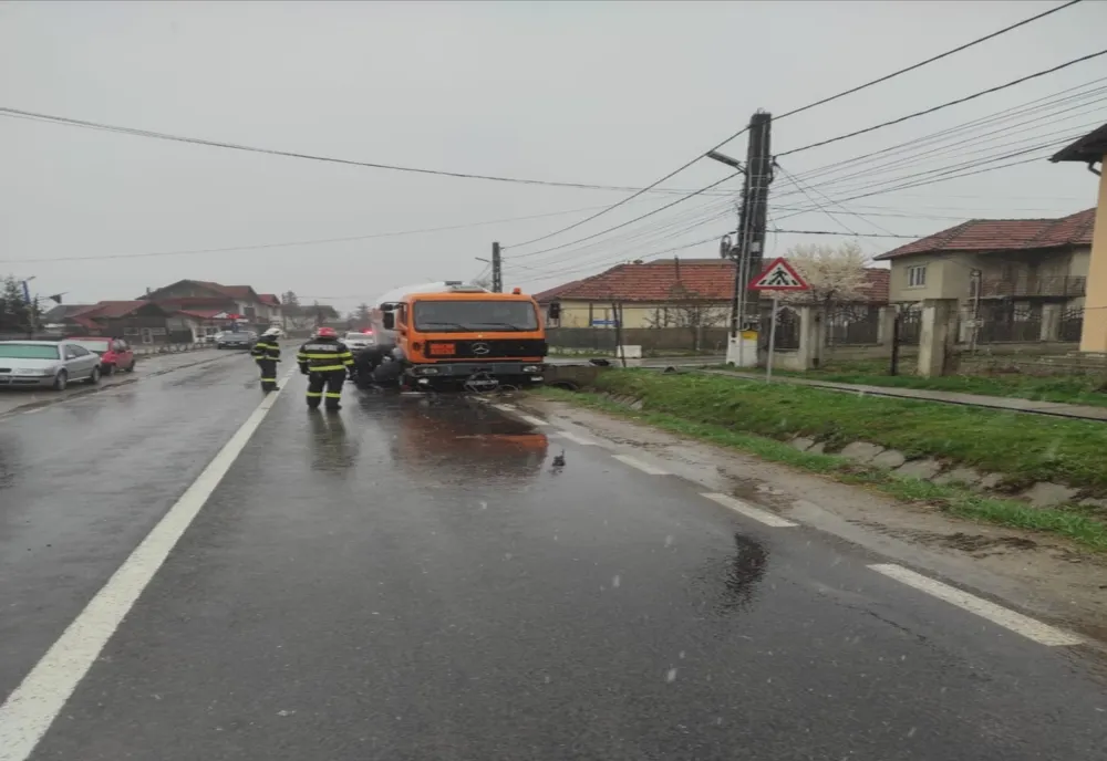 Cisternă cu GPL ieșită în afara părții carosabile pe DN10