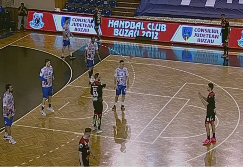 Înfrângere normală în fața campionilor de la Dinamo