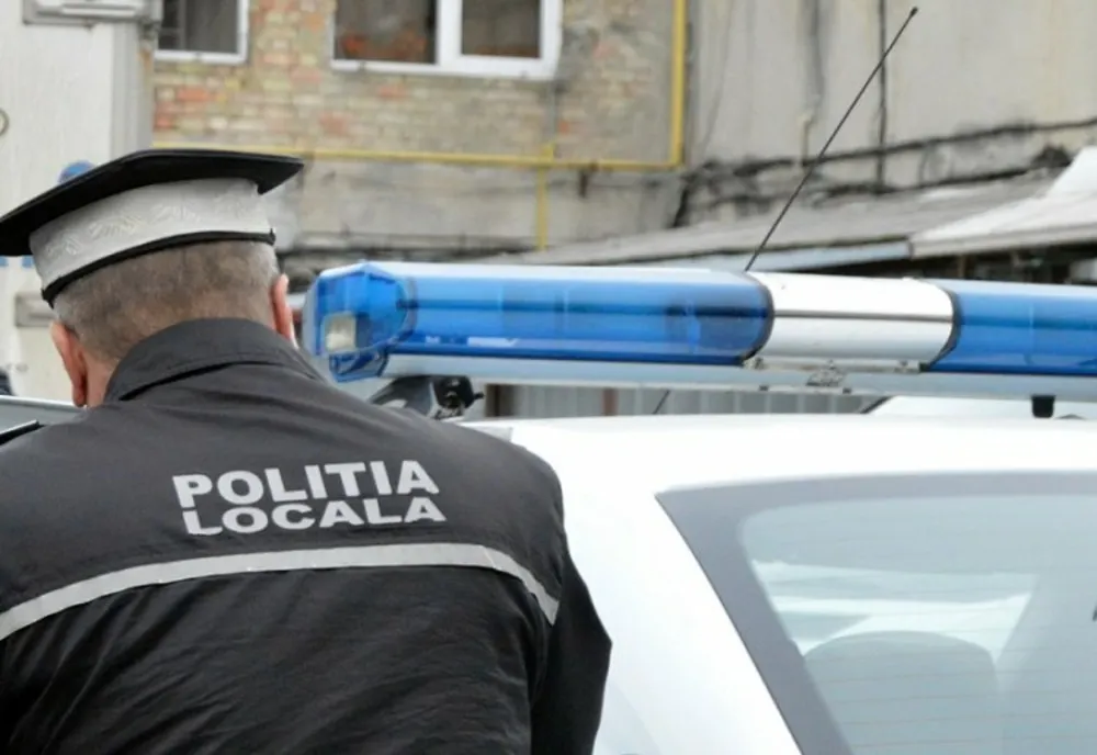 Un angajat al Poliției Locale Buzău prins că a trecut cu o sticlă de vin în rucsac fără să o treacă pe la casele de marcat