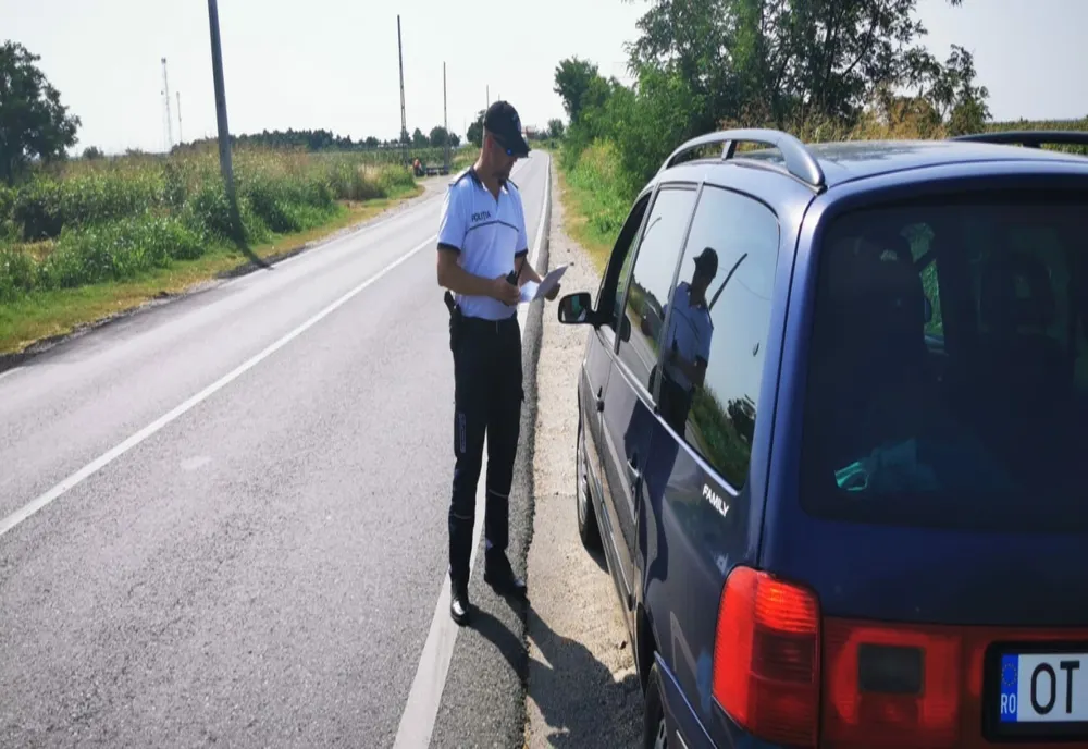 Constructorul de pe DJ 203K amendat de Poliția rutieră Buzău